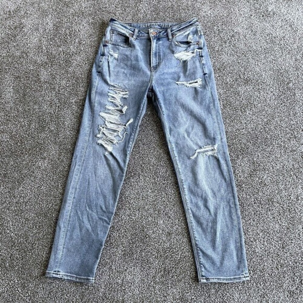 American Eagle Mom Jeans Womens 2 Blue Distressed Relaxed Light Wash Denim